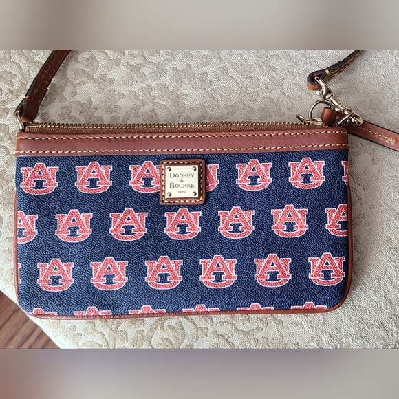 EUC Dooney & Bourke Auburn Tigers Wristlet - Picture 2 of 4